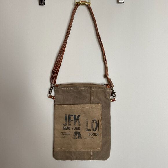 Chloe & Lex Bag Crossbody Small Canvas Leather JFK London Travel Zip Closure - Picture 1 of 9